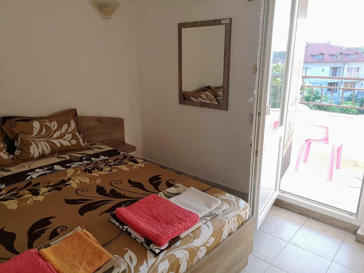 צ'רנומורץ Guestrooms Stoyanovi מראה חיצוני תמונה