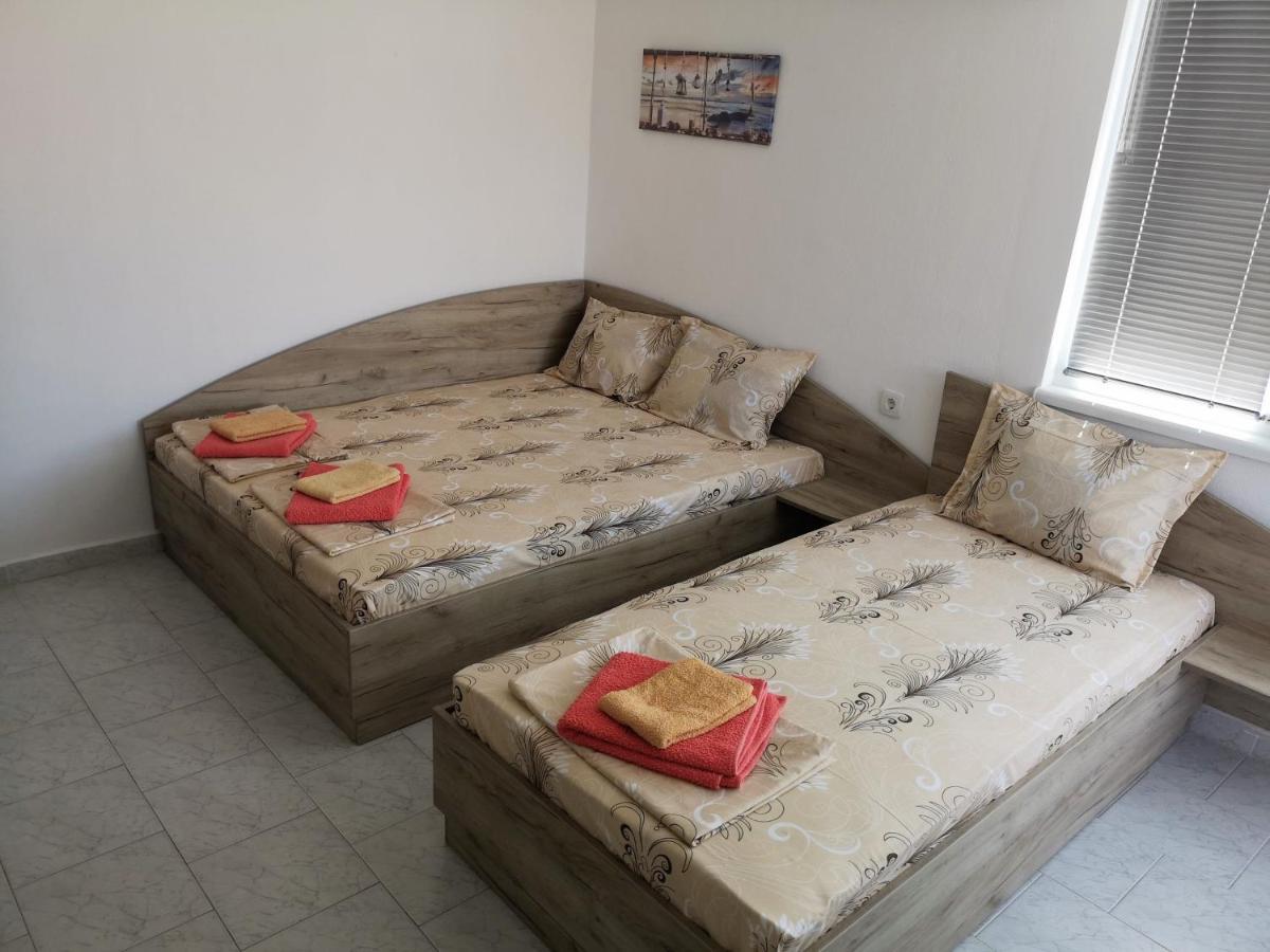 צ'רנומורץ Guestrooms Stoyanovi מראה חיצוני תמונה